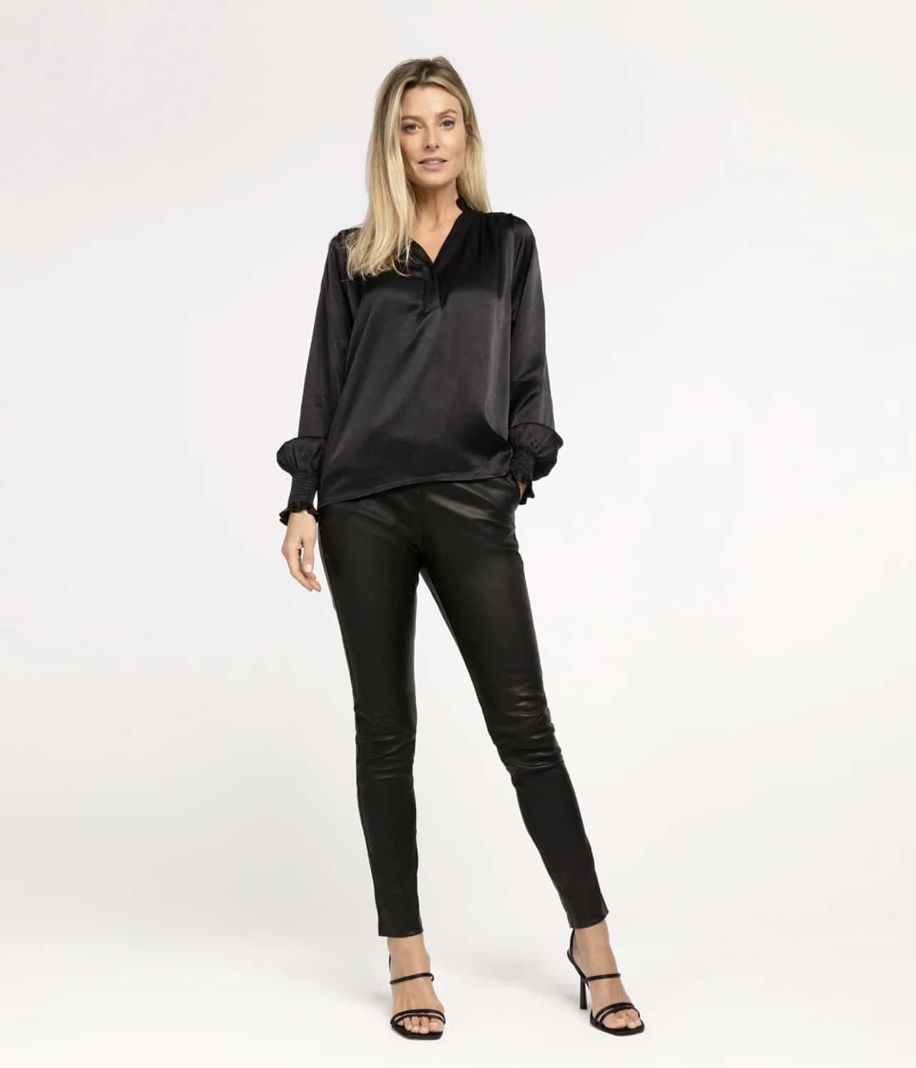 Ibana Talan black
