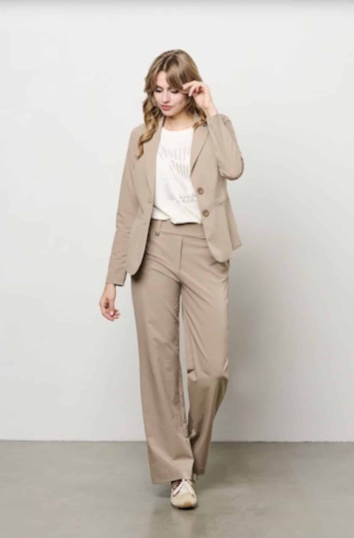 AndCoWoman Paulien travel taupe